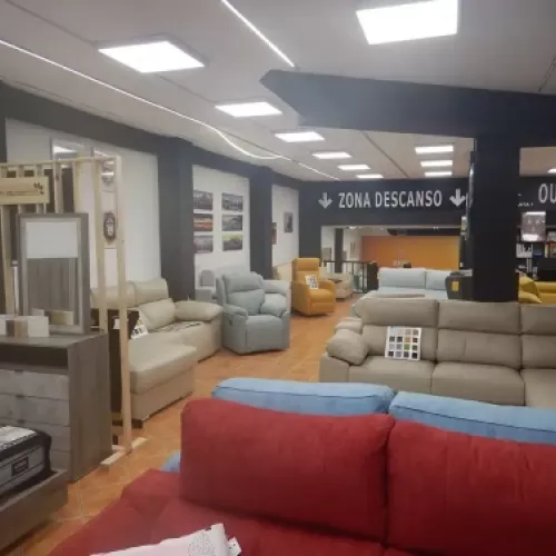 Cama de matrimonio en Gijón, ven a nuestra exposición de muebles