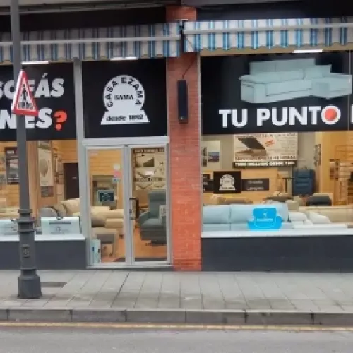 Sofás en exposición con medidas que se adaptan a ti