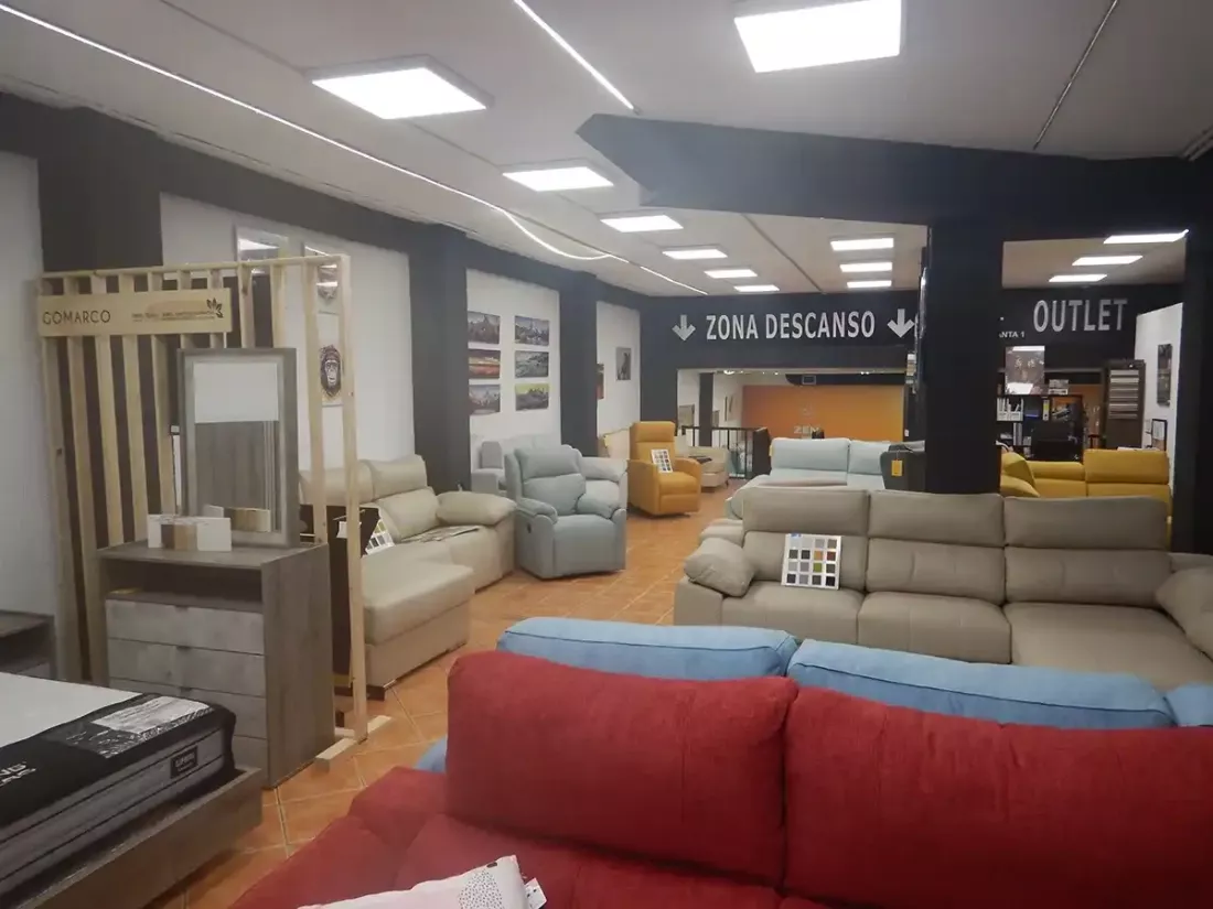 Cama de matrimonio en Gijón, ven a nuestra exposición de muebles