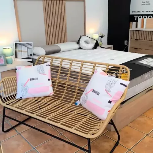 Visita nuestra exposición en Gijón y elige tu cama de matrimonio ideal